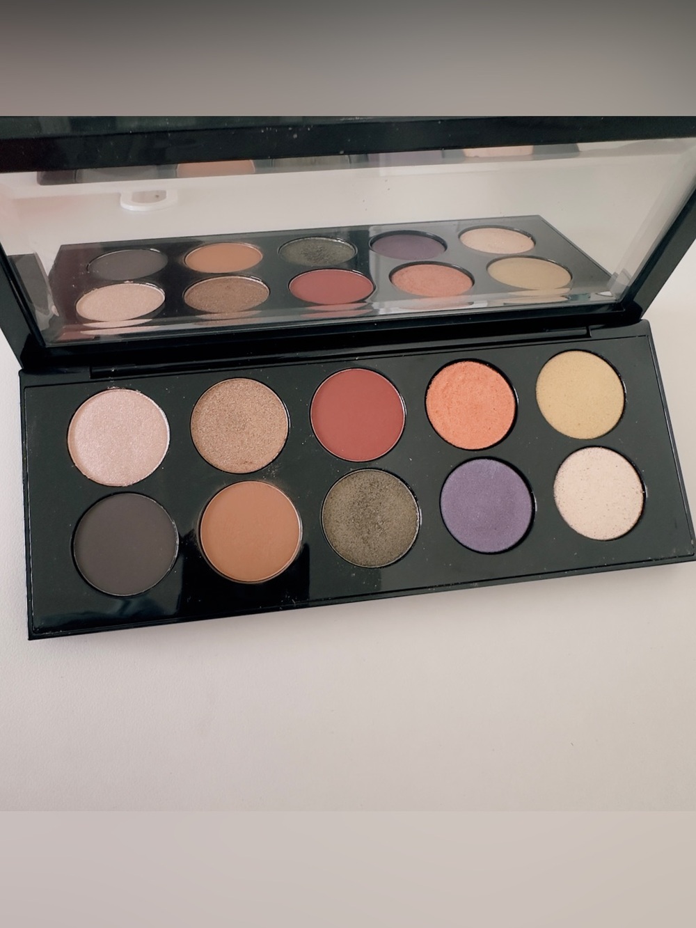 Pat McGrath Mothership VI: Midnight Sun Eyeshadow Palette - Picture 7 of 14